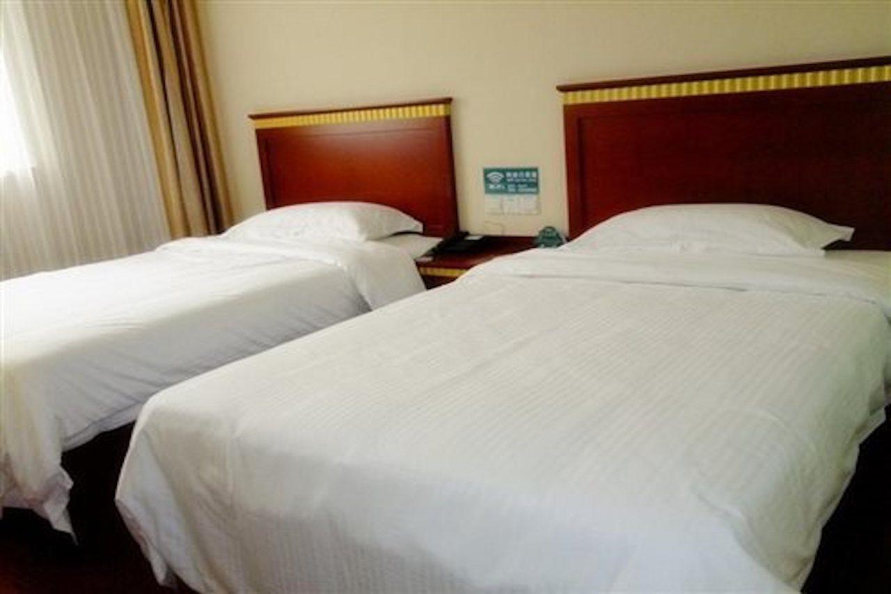 Greentree Inn Henan Luoyang Wangcheng Square Business Hotel מראה חיצוני תמונה