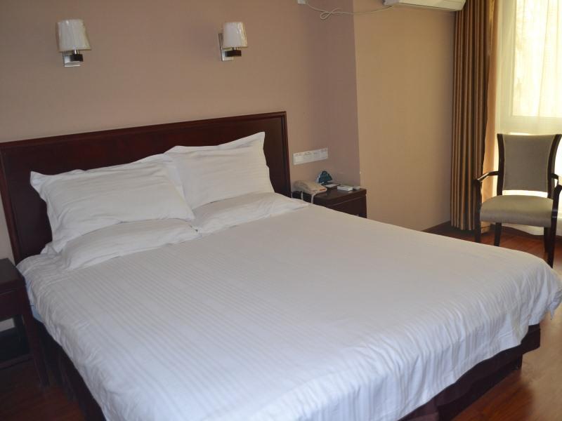 Greentree Inn Henan Luoyang Wangcheng Square Business Hotel מראה חיצוני תמונה