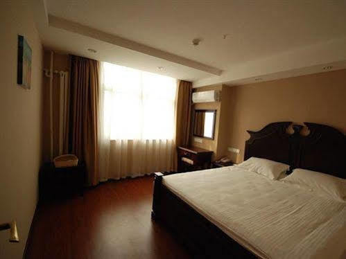 Greentree Inn Henan Luoyang Wangcheng Square Business Hotel מראה חיצוני תמונה